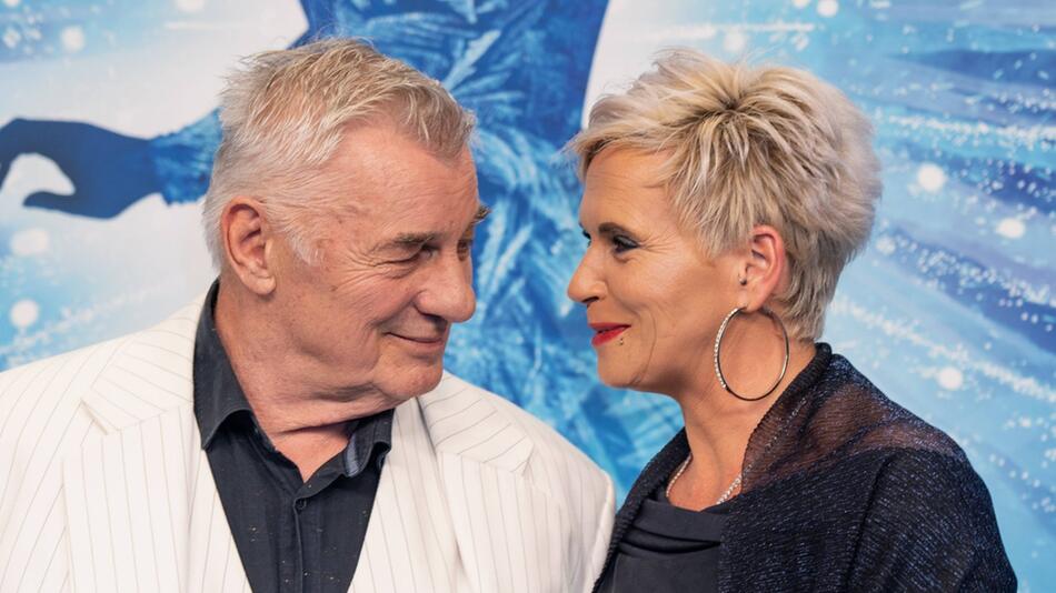 Heinz Hoenig und Annika Kärsten-Hoenig haben einen Tag vor ihrem sechsten Hochzeitstag nochmal ...